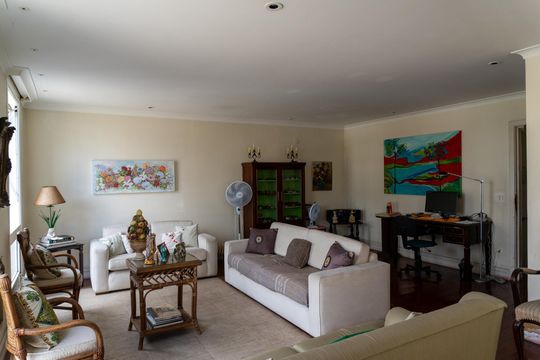 Casa à venda com 5 quartos, 355m² em Jardim Londrina, São Paulo