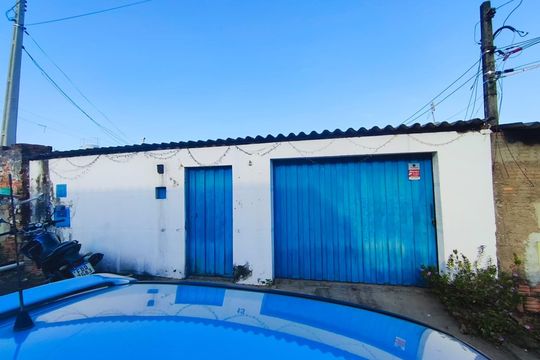 Fachada de casa à venda com 2 quartos, 90m² em Conjunto Habitacional Parque da Floresta, Campinas