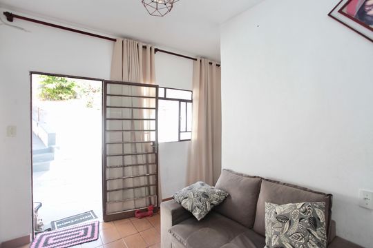 Sala de casa à venda com 5 quartos, 110m² em Fonte Grande, Contagem