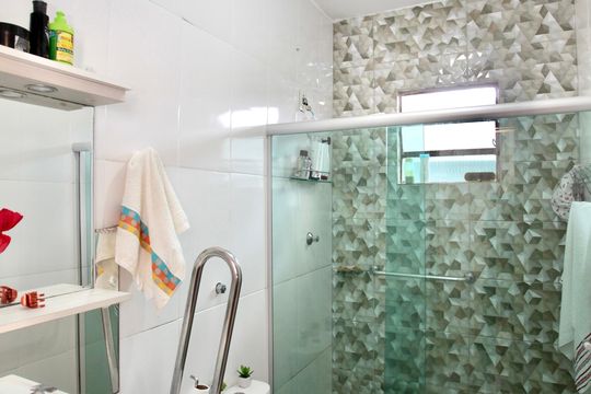 Banheiro Social de casa à venda com 5 quartos, 110m² em Fonte Grande, Contagem