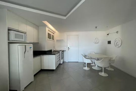 Cozinha de apartamento para alugar com 1 quarto, 50m² em Recreio dos Bandeirantes, Rio de Janeiro