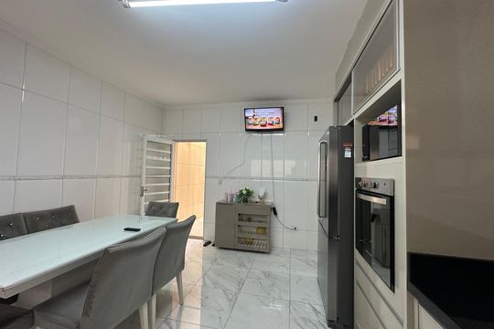 Cozinha de casa à venda com 3 quartos, 308m² em Jardim Julio, Barueri