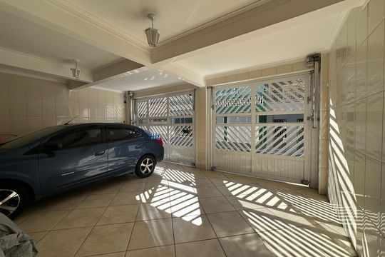 Garagem de casa à venda com 3 quartos, 308m² em Jardim Julio, Barueri