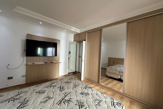 Suíte 1 de casa à venda com 3 quartos, 308m² em Jardim Julio, Barueri