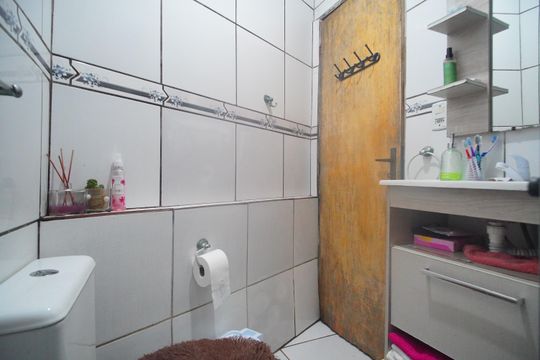 Banheiro de casa para alugar com 2 quartos, 115m² em Arroio da Manteiga, São Leopoldo