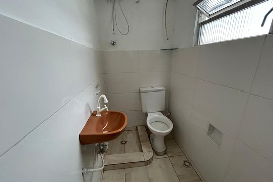 Banheiro de casa para alugar com 1 quarto, 40m² em Cascadura, Rio de Janeiro