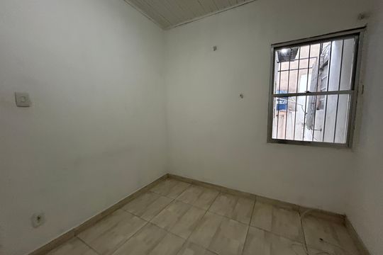 Quarto de casa para alugar com 1 quarto, 40m² em Cascadura, Rio de Janeiro