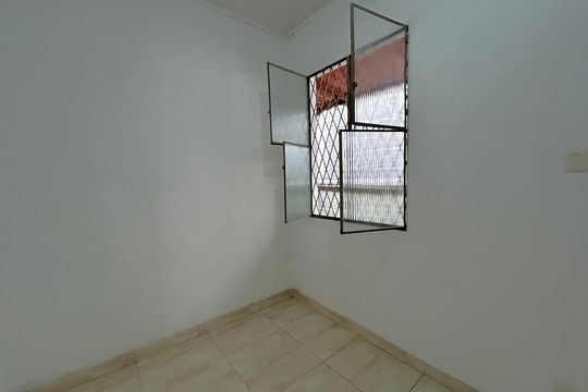 Sala de casa para alugar com 1 quarto, 40m² em Cascadura, Rio de Janeiro