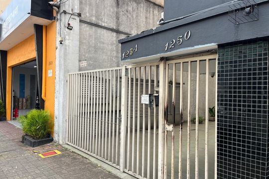 Fachada de apartamento à venda com 2 quartos, 79m² em Lapa, São Paulo