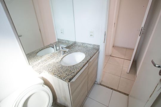 Banheiro da Suíte de apartamento para alugar com 3 quartos, 76m² em Taquara, Rio de Janeiro