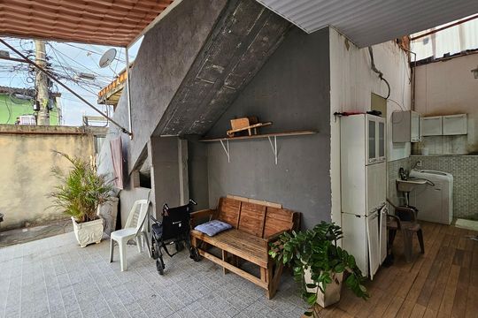 Garagem  de casa para alugar com 3 quartos, 110m² em Heliópolis, Belford Roxo