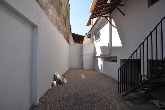 Quintal de casa para alugar com 2 quartos, 200m² em Marechal Hermes, Rio de Janeiro