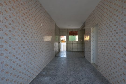 Garagem de casa para alugar com 2 quartos, 200m² em Marechal Hermes, Rio de Janeiro