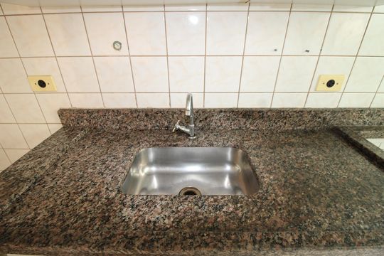Cozinha de apartamento à venda com 2 quartos, 46m² em Vila Santana, São Paulo