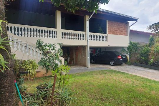 Área externa de casa à venda com 2 quartos, 335m² em Jardim Carlos Lourenço, Campinas