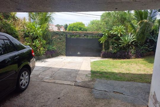 Área externa de casa à venda com 2 quartos, 335m² em Jardim Carlos Lourenço, Campinas