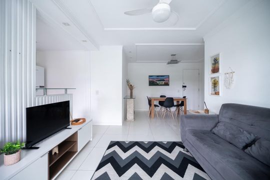 Sala de apartamento para alugar com 2 quartos, 64m² em Barra da Tijuca, Rio de Janeiro