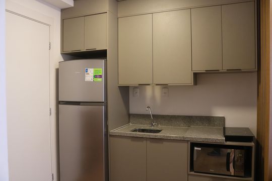 Cozinha de apartamento para alugar com 1 quarto, 24m² em Perdizes, São Paulo