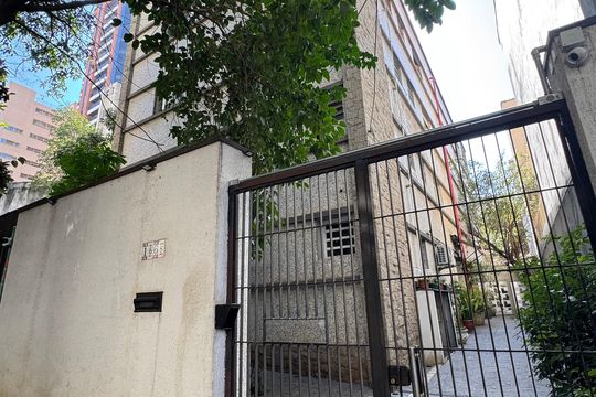 Fachada de apartamento para alugar com 1 quarto, 25m² em Pinheiros, São Paulo