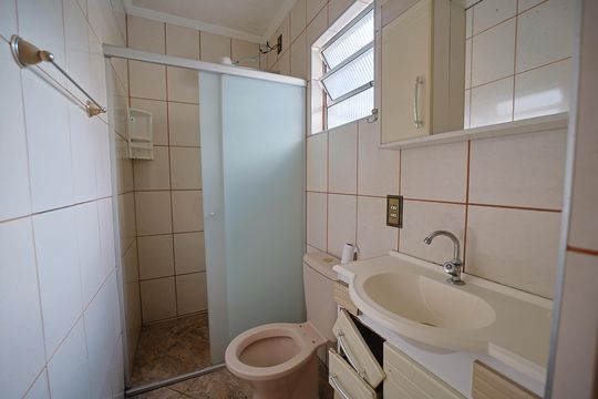Banheiro do Quarto 2 de casa para alugar com 3 quartos, 199m² em Parque Boturussu, São Paulo