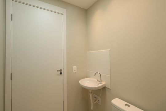 Banheiro de apartamento para alugar com 2 quartos, 41m² em Canhema, Diadema