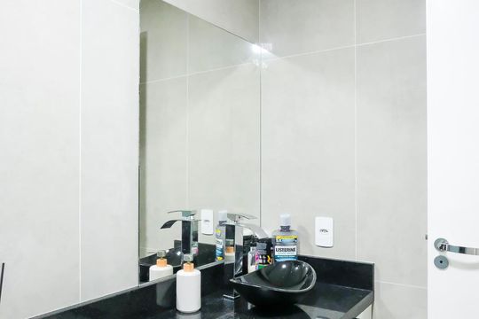 Banheiro de apartamento à venda com 2 quartos, 50m² em Vila Mussolini, São Bernardo do Campo