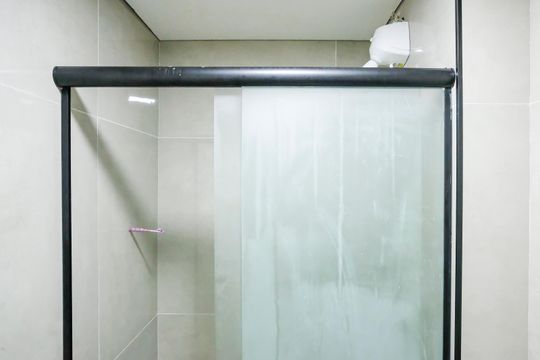 Banheiro de apartamento à venda com 2 quartos, 50m² em Vila Mussolini, São Bernardo do Campo