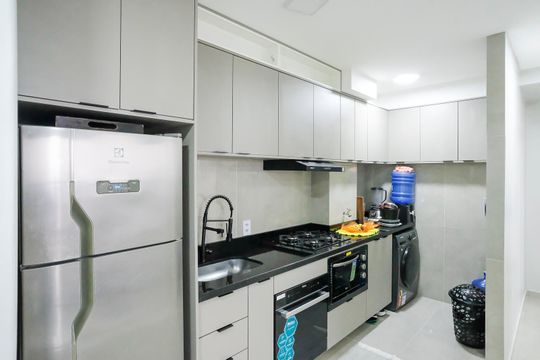 Cozinha e área de serviço de apartamento à venda com 2 quartos, 50m² em Vila Mussolini, São Bernardo do Campo