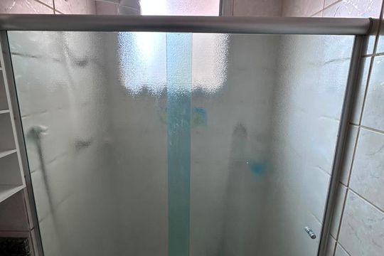 Banheiro de apartamento para alugar com 2 quartos, 56m² em Parque Sao Vicente, Santo André
