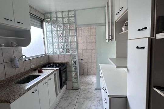 Cozinha de apartamento para alugar com 2 quartos, 56m² em Parque Sao Vicente, Santo André