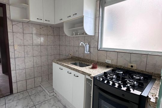 Cozinha de apartamento para alugar com 2 quartos, 56m² em Parque Sao Vicente, Santo André