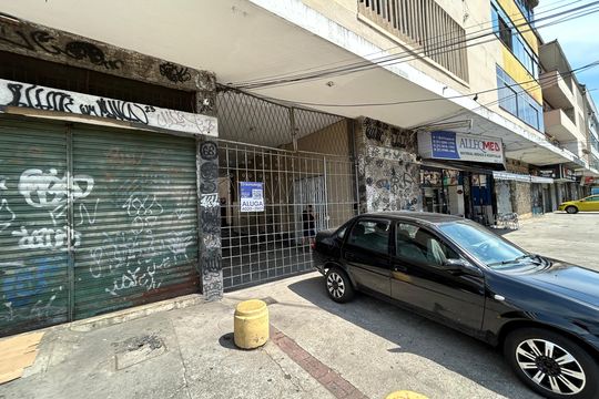 Fachada + placa de apartamento para alugar com 3 quartos, 144m² em Madureira, Rio de Janeiro