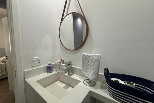 Banheiro Social de apartamento à venda com 3 quartos, 75m² em Nucleo Residencial Celia Mota, Barueri