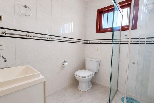 Banheiro de casa para alugar com 3 quartos, 155m² em Harmonia, Canoas