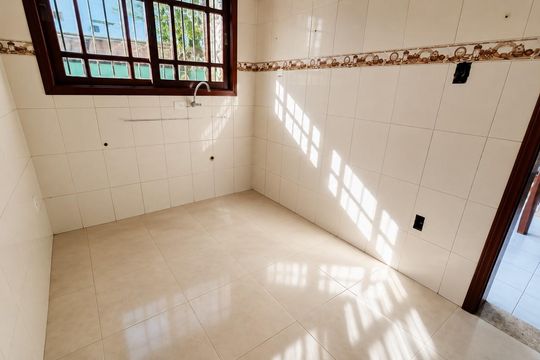 Cozinha de casa para alugar com 3 quartos, 155m² em Harmonia, Canoas