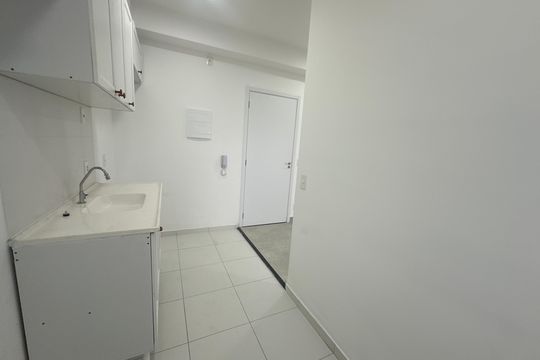 Cozinha de apartamento para alugar com 2 quartos, 42m² em Catiapoã, São Vicente