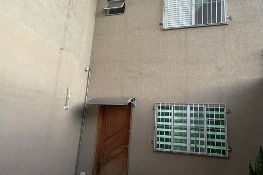 Área externa de casa à venda com 2 quartos, 78m² em Vila Ivone, São Paulo