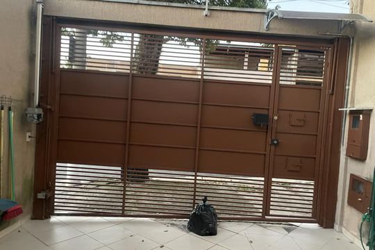 Área externa de casa à venda com 2 quartos, 78m² em Vila Ivone, São Paulo