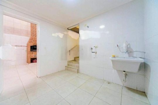 Casa à venda com 3 quartos, 249m² em Jardim Las Vegas, Santo André