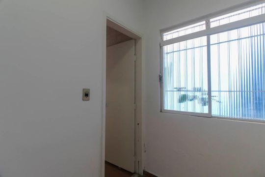 Quarto de Serviço de casa à venda com 4 quartos, 285m² em Quinta da Paineira, São Paulo