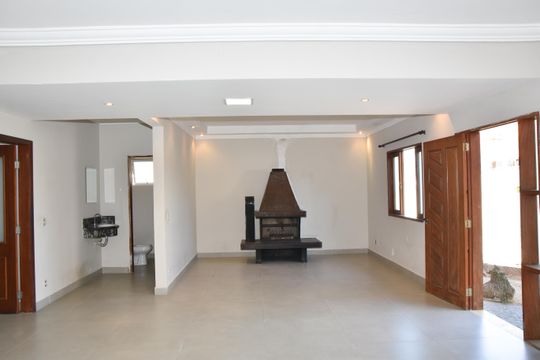 Casa à venda com 3 quartos, 587m² em Residencial Água Doce, Jundiaí