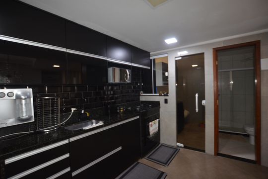 Cozinha de casa à venda com 2 quartos, 100m² em Vila Valqueire, Rio de Janeiro