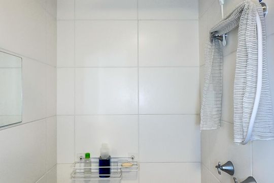 Banheiro da Suíte de apartamento à venda com 1 quarto, 43m² em Santo Amaro, São Paulo