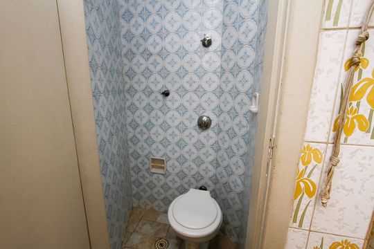 Banheiro de serviço de apartamento à venda com 3 quartos, 140m² em Gutierrez, Belo Horizonte