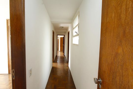 Corredor de apartamento à venda com 3 quartos, 140m² em Gutierrez, Belo Horizonte