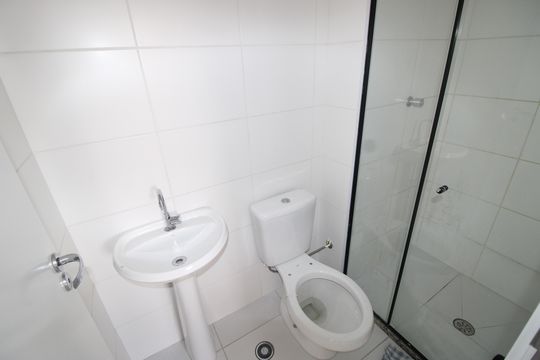 Banheiro de apartamento à venda com 2 quartos, 32m² em Colônia (zona Leste), São Paulo