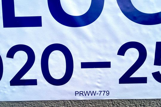 Código da placa grande PRWW-779 de casa para alugar com 1 quarto, 60m² em Recreio São Jorge, Guarulhos