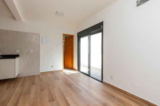 Sala/ Cozinha de kitnet/studio para alugar com 1 quarto, 27m² em Santo Amaro, São Paulo
