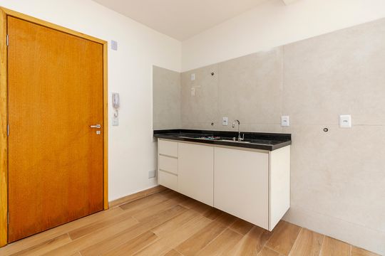Sala/ Cozinha de kitnet/studio para alugar com 1 quarto, 27m² em Santo Amaro, São Paulo