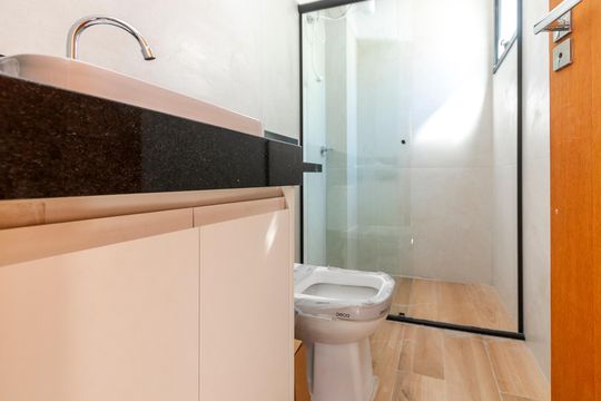 Banheiro de kitnet/studio para alugar com 1 quarto, 27m² em Santo Amaro, São Paulo